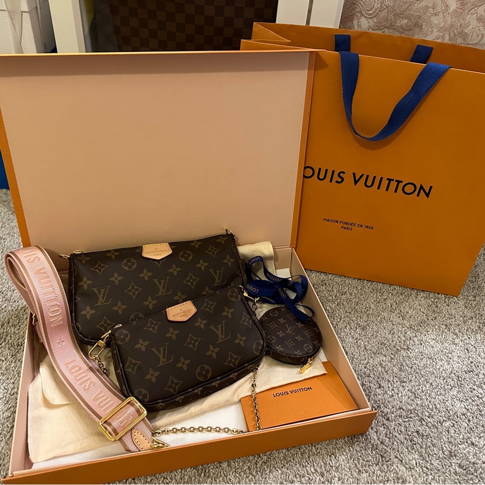 Louis Vuitton multi pochette